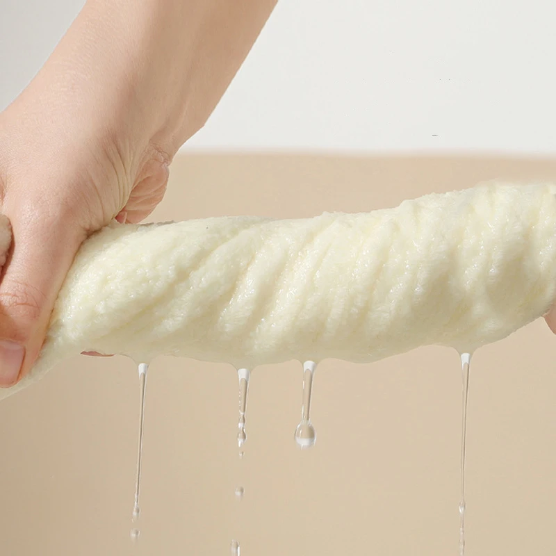 Babero absorbente de terciopelo para bebé – Diseño coral
