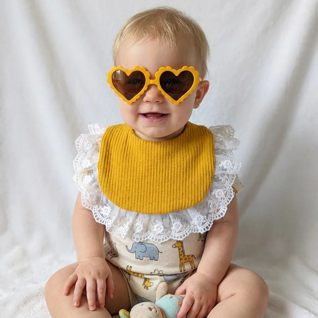 Baberos para bebé con encaje y diseño de princesa - imagen 3