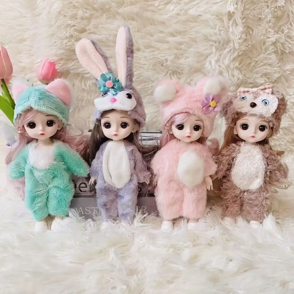 Muñeca BJD con ropa de felpa y pelo