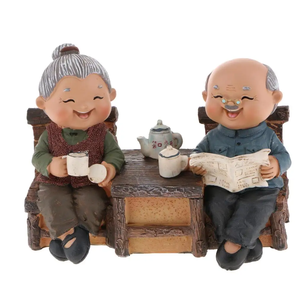Figura decorativa de pareja de ancianos en resina para aniversario - imagen 3
