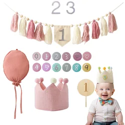 Pancarta de cumpleaños para bebé con gorro de algodón y borlas