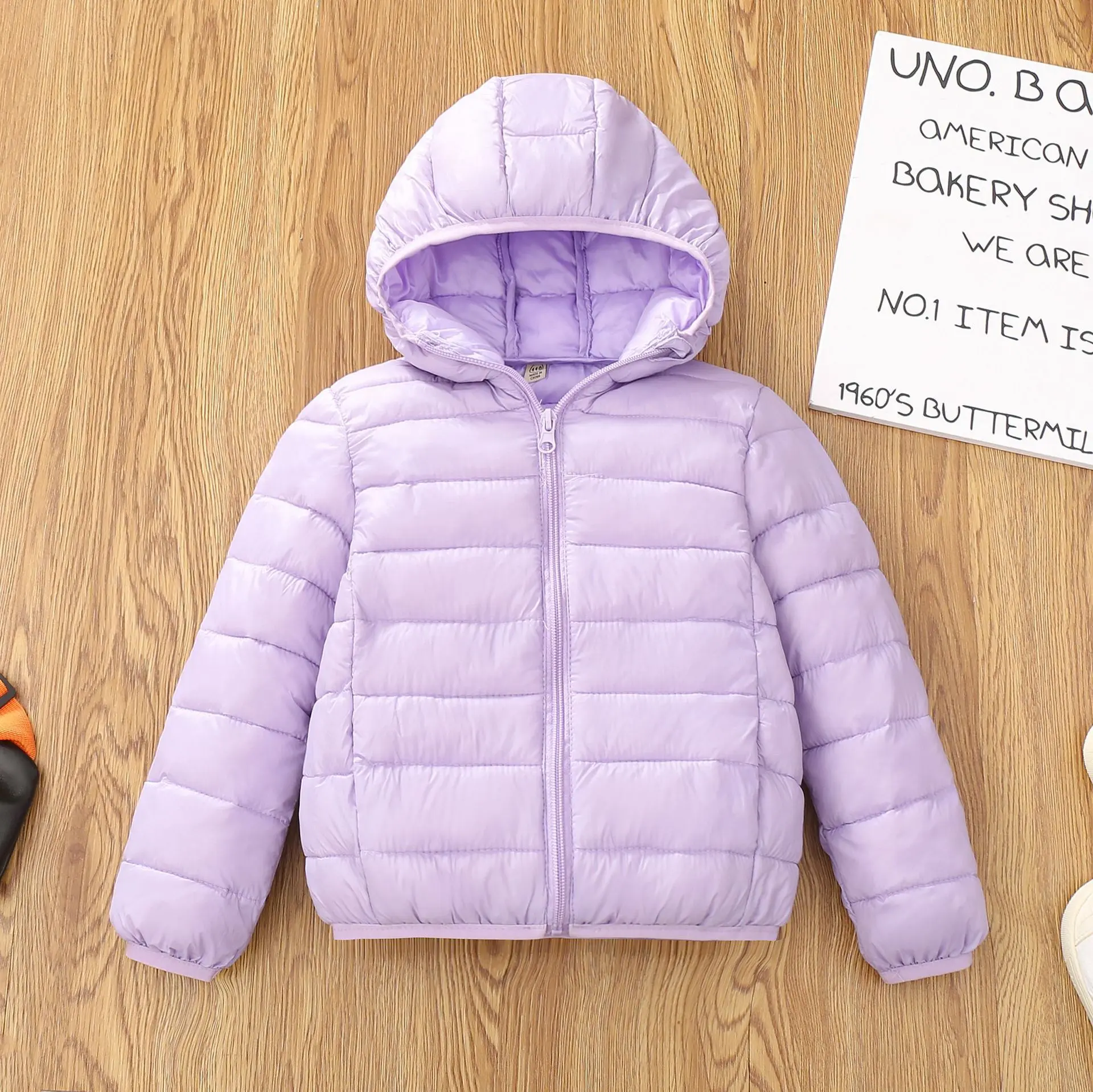 Detalle de la chaqueta con capucha