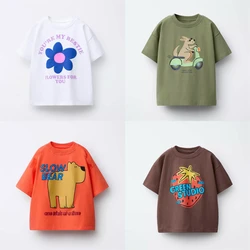 Camiseta de manga corta con estampado infantil y estilo deportivo