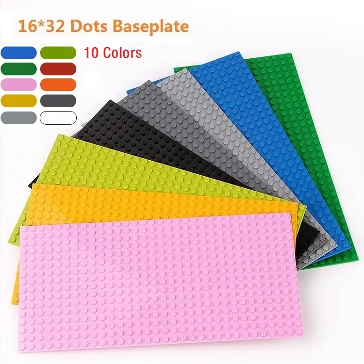 Conjunto de placas base de construcción en varios colores