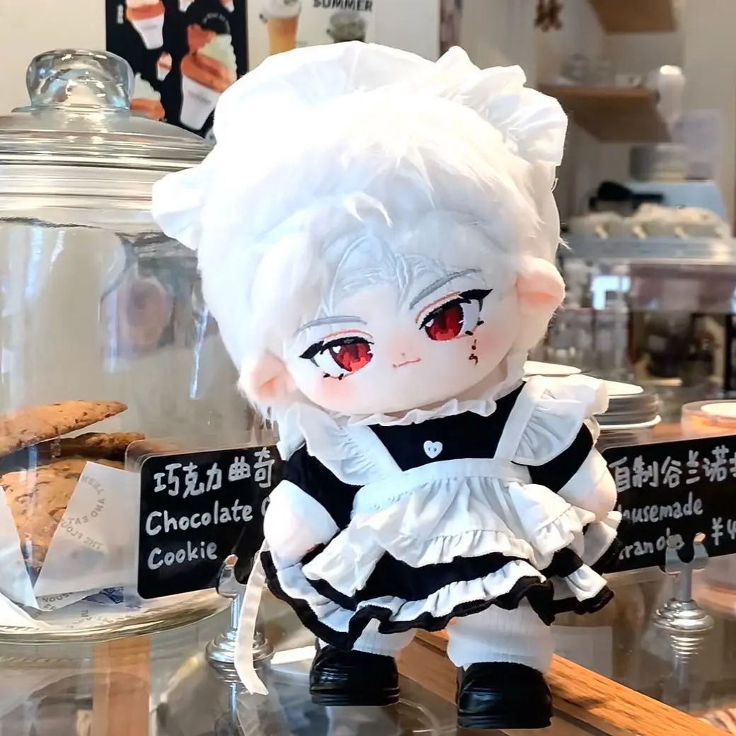 Figura de peluche anime en diferentes poses