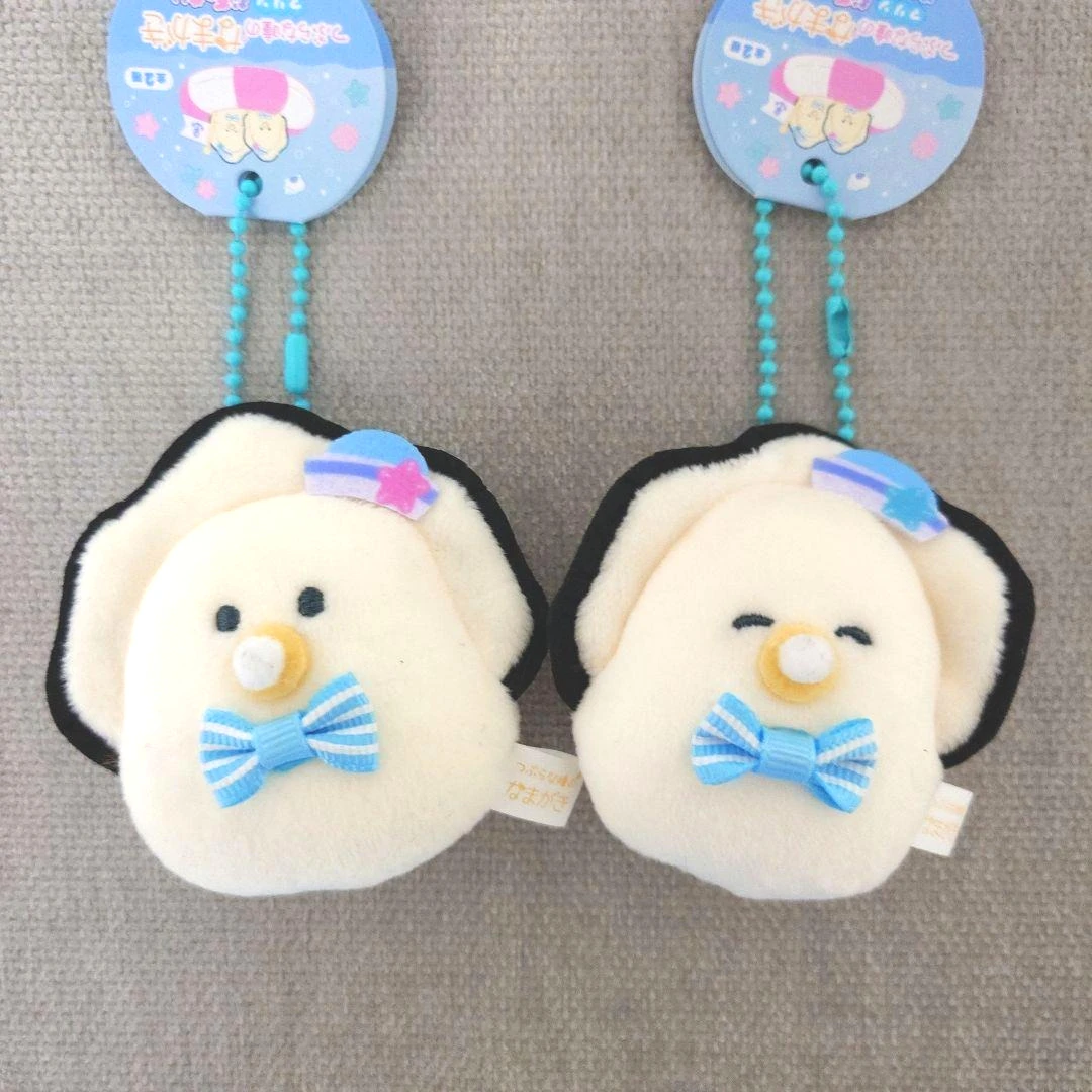 Peluche marino Mugyunui con sombrero marinero y colgante