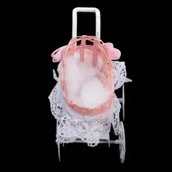 Cochecito de muñecas miniatura de tela rosa para casa