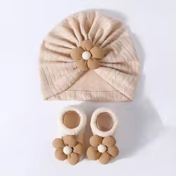 Conjunto gorro turbante floral y calcetines suaves para bebé