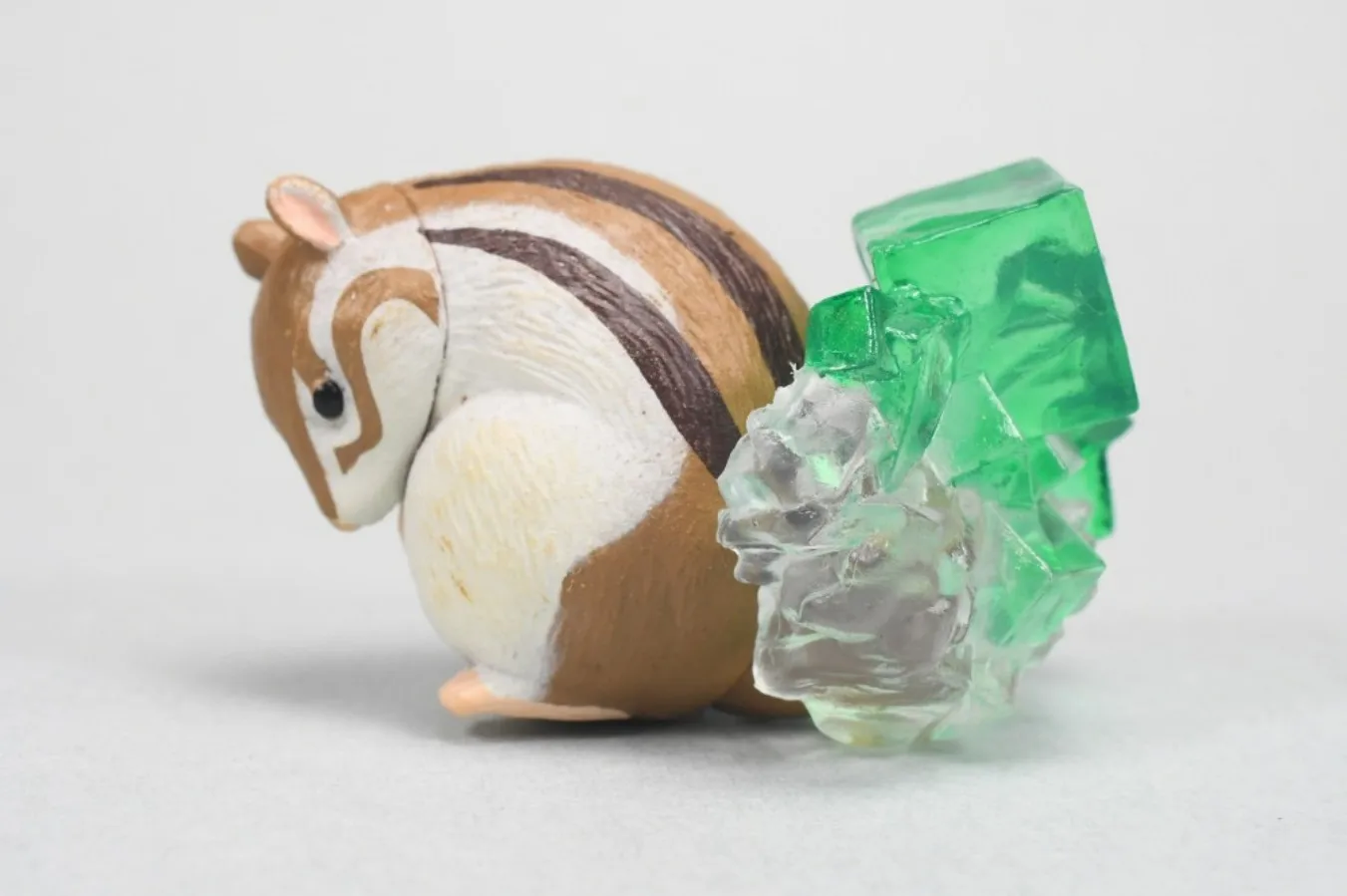 Stasto – Cápsula sorpresa de animales en piedras preciosas - imagen 2