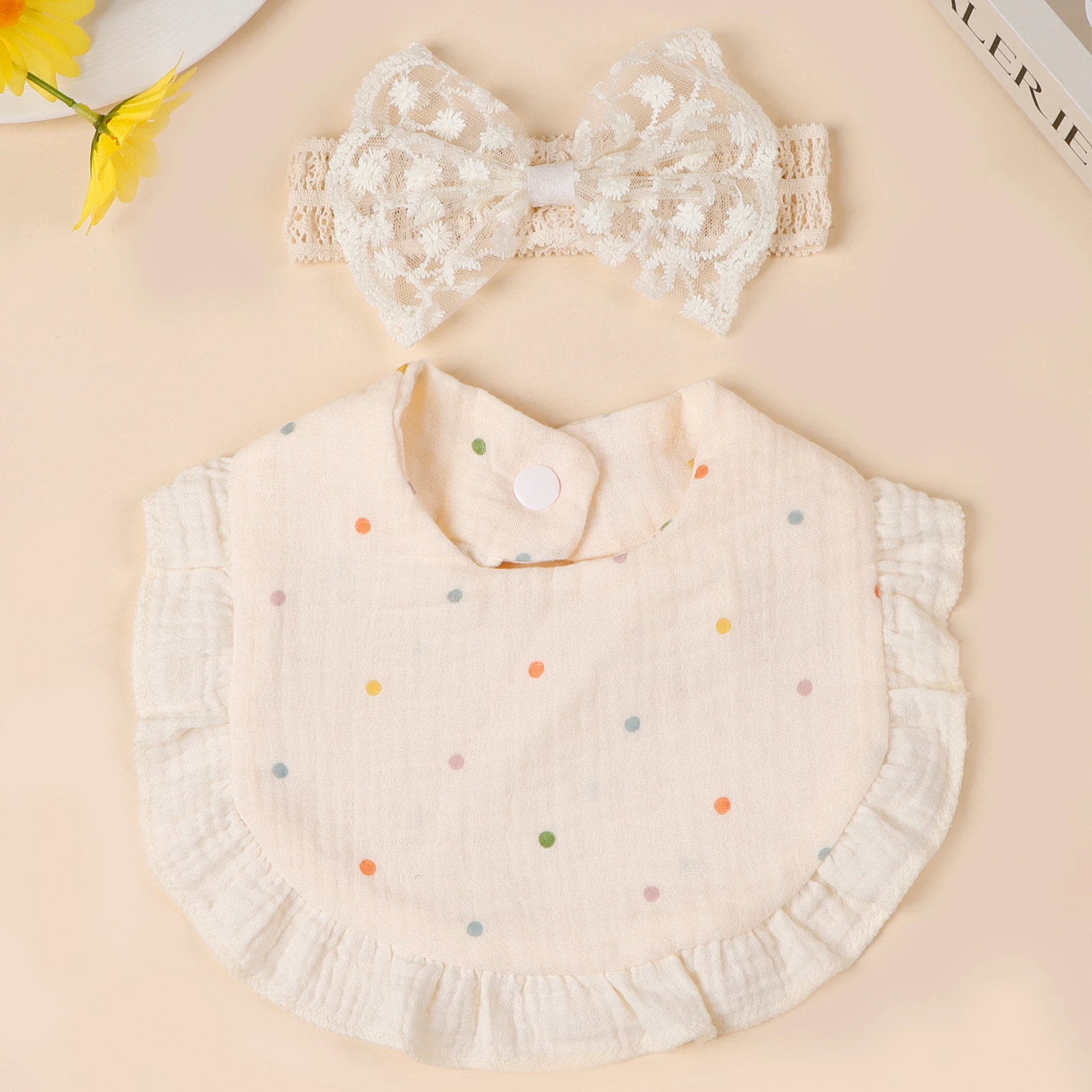 Set para bebé con diadema y babero beige