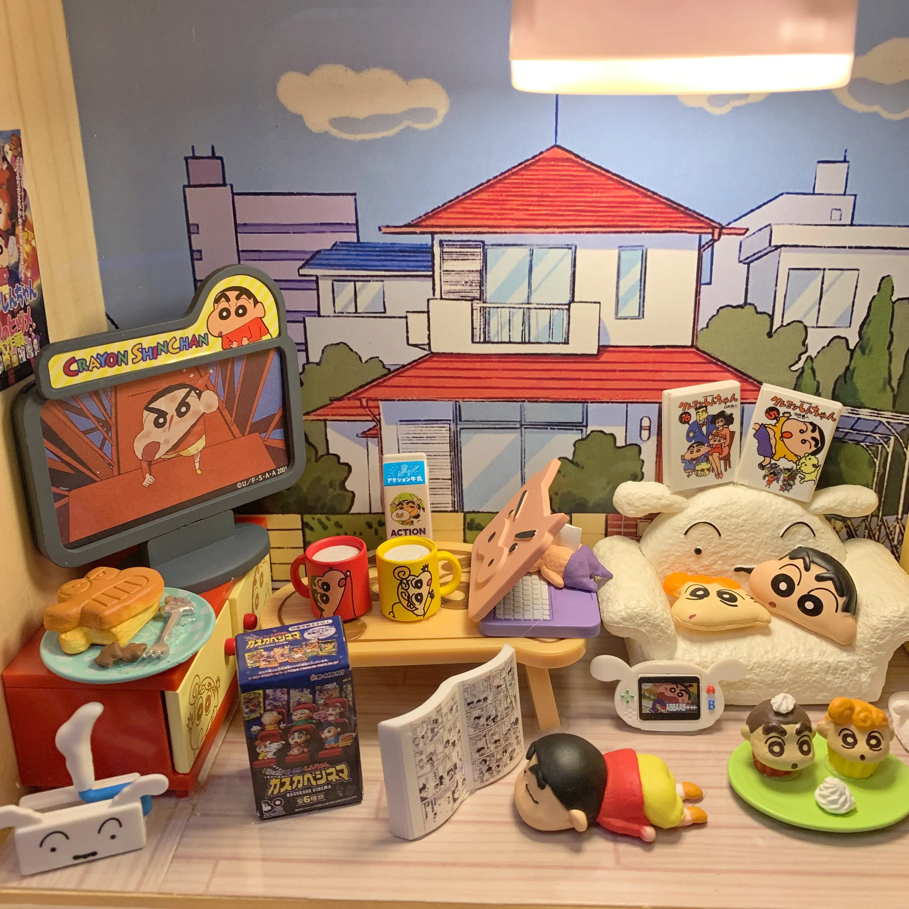 Re-ment Crayon Shinchan - Sofa miniatura para escritorio infantil - imagen 3