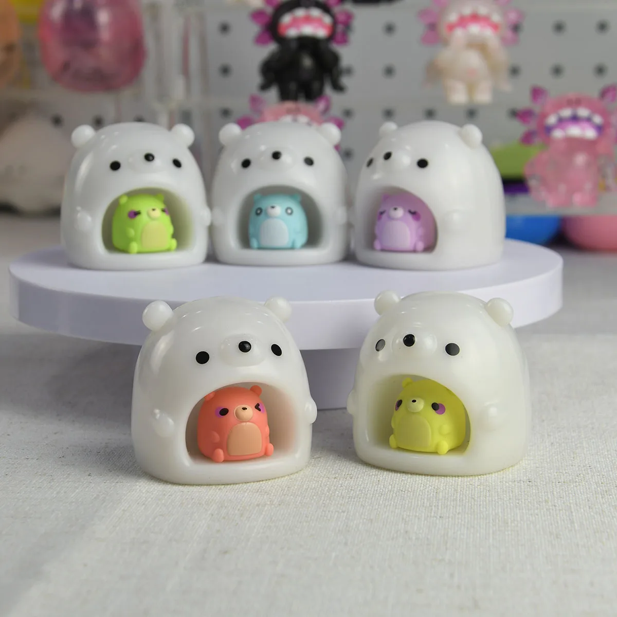 Figura coleccionable de oso blanco Bushiroad, cueva de nieve nocturna - imagen 5