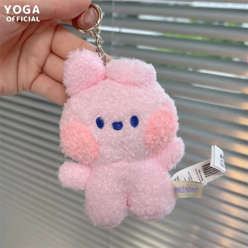 Comparativa visual de los personajes COOKY y SHOOKY mostrando sus detalles de diseño únicos