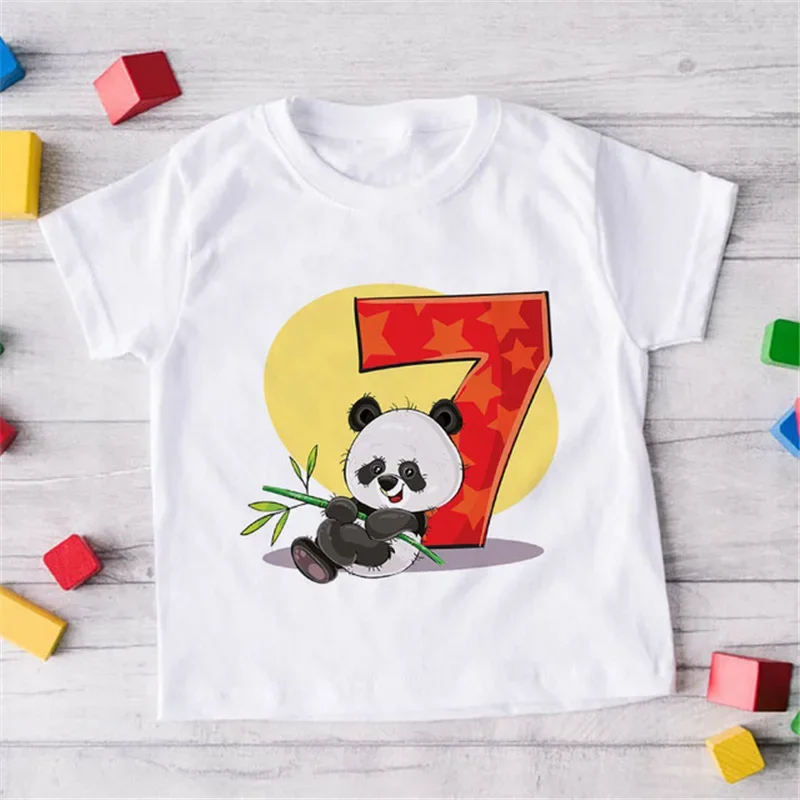 Ropa infantil casual con estampado panda
