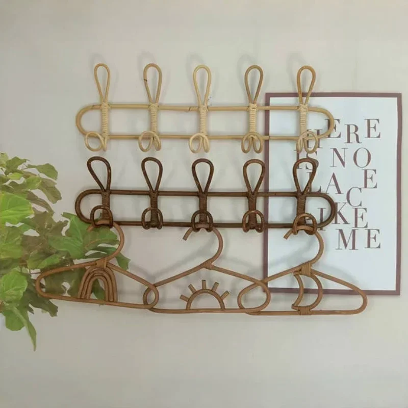 Perchas infantiles de pared Kinderen con luna y arcoíris - imagen 3
