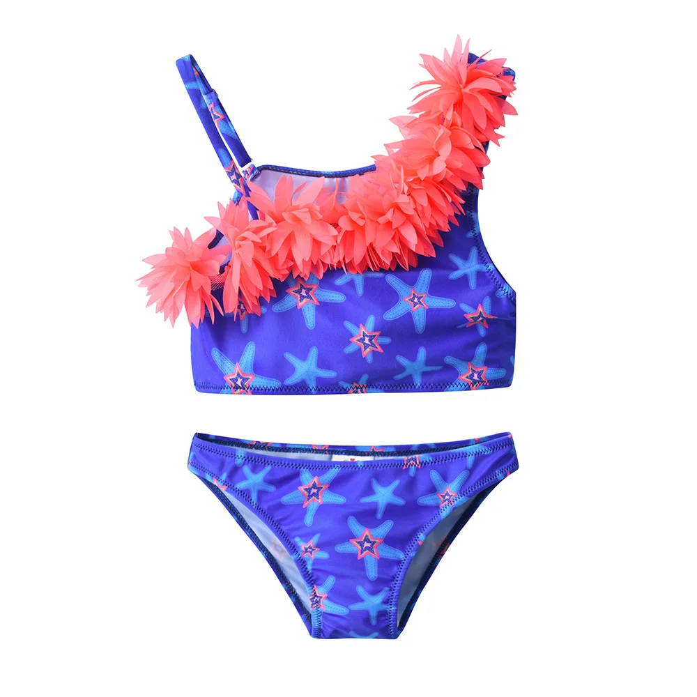 Detalle del estampado y el estilo de bikini