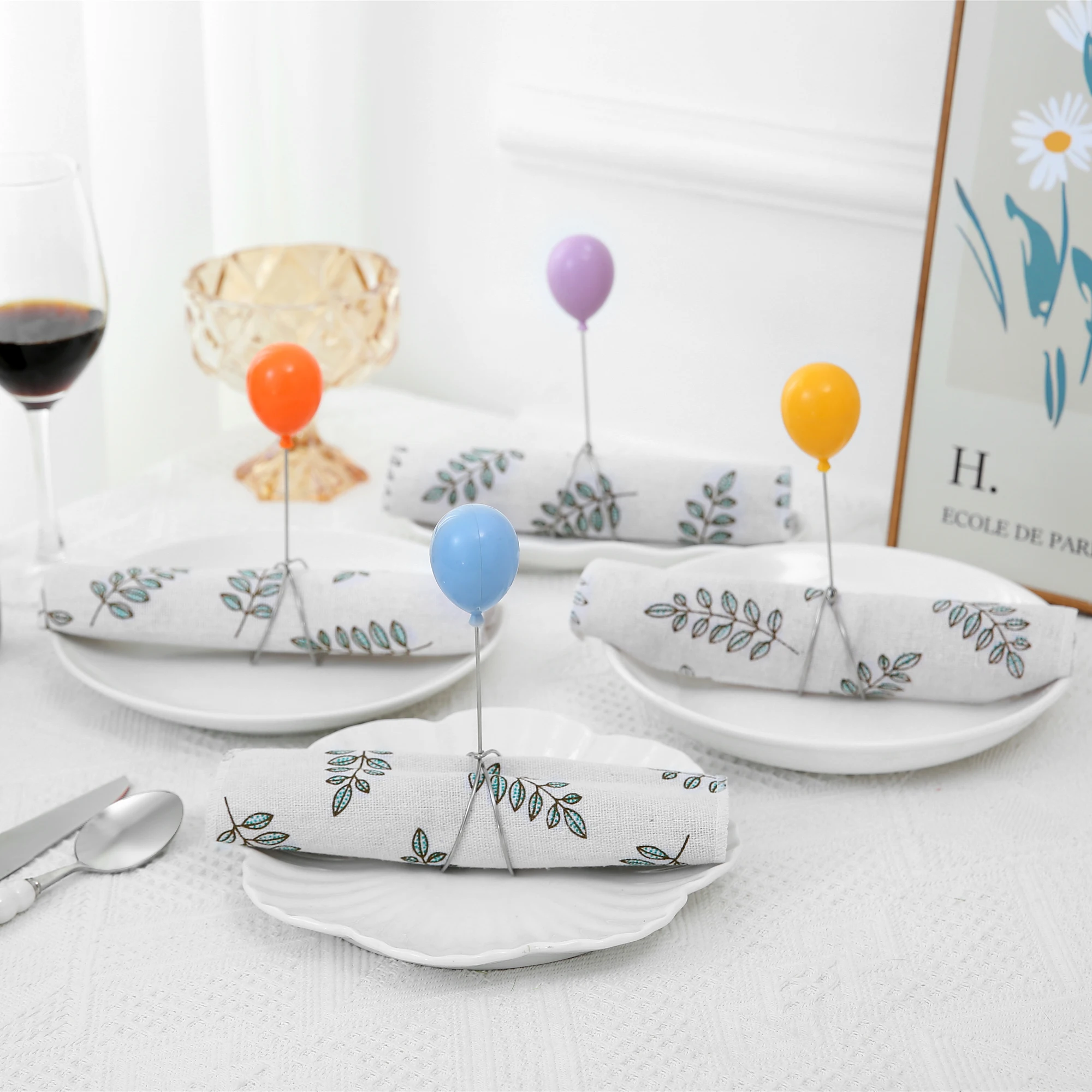 Servilletero de Globo Decorativo y Reutilizable para Mesa Infantil - imagen 3
