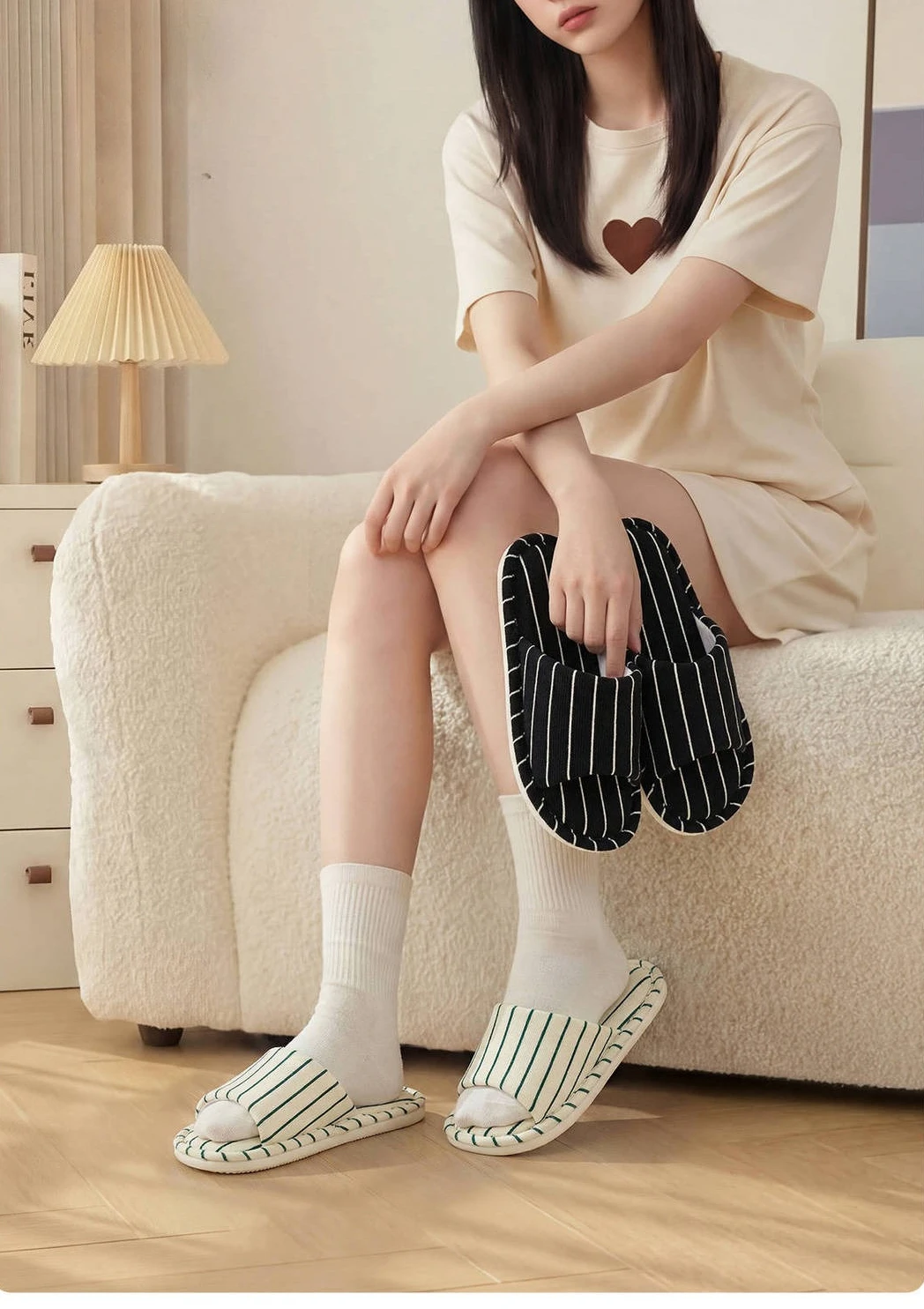 Modelo de pantufla de lino y algodón para interiores