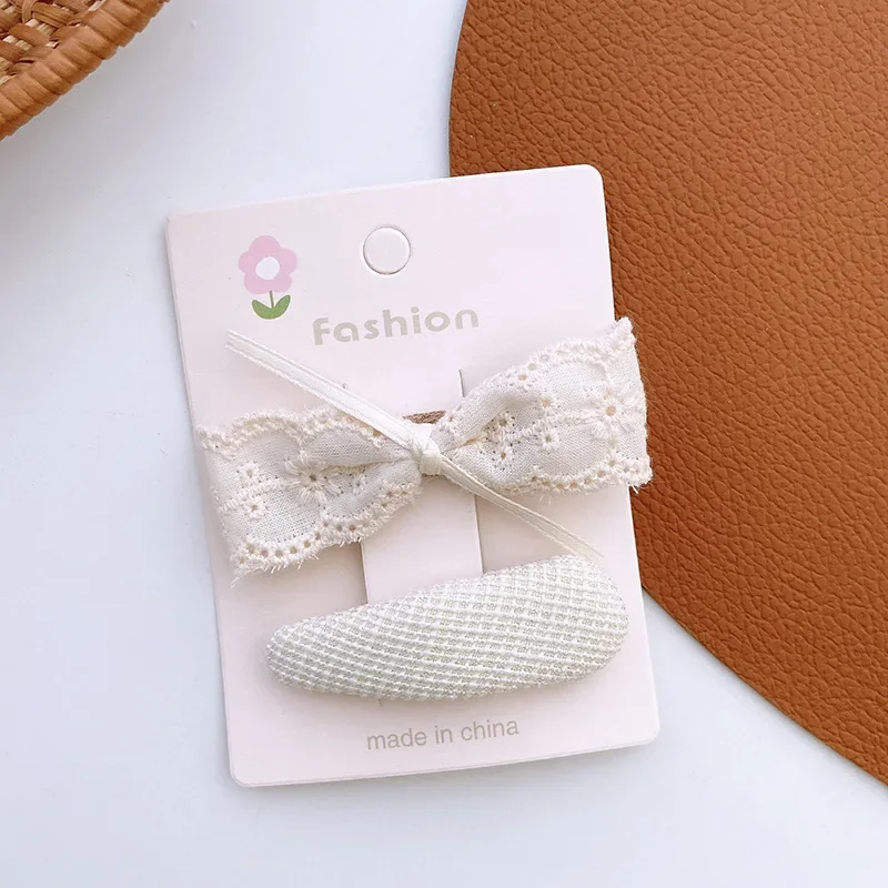 Pinza de pelo lazo beige floral para niña – Estilo francés - imagen 4