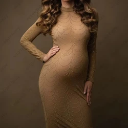 Vestido de maternidad de malla transparente con pedrería