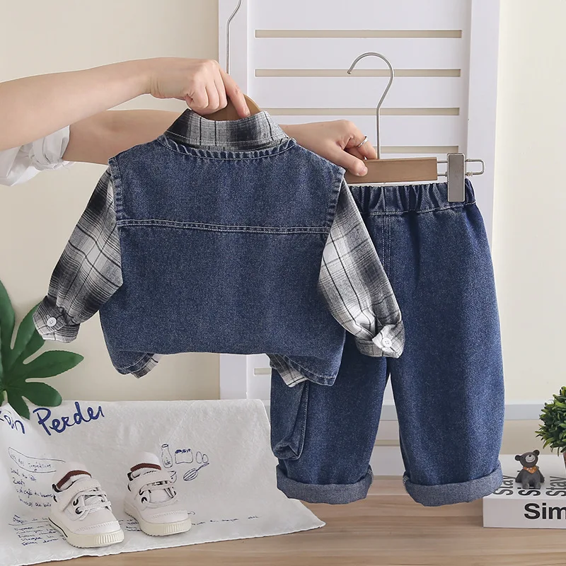 Conjunto ropa bebé: chaleco a cuadros, camiseta manga larga y pantalón - imagen 4