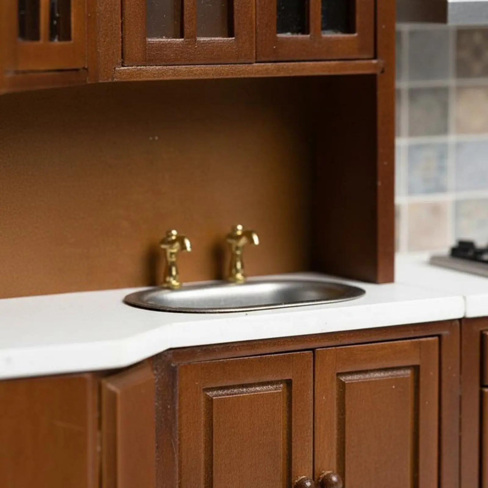 Unidad de fregadero para cocina de casa de muñecas en miniatura
