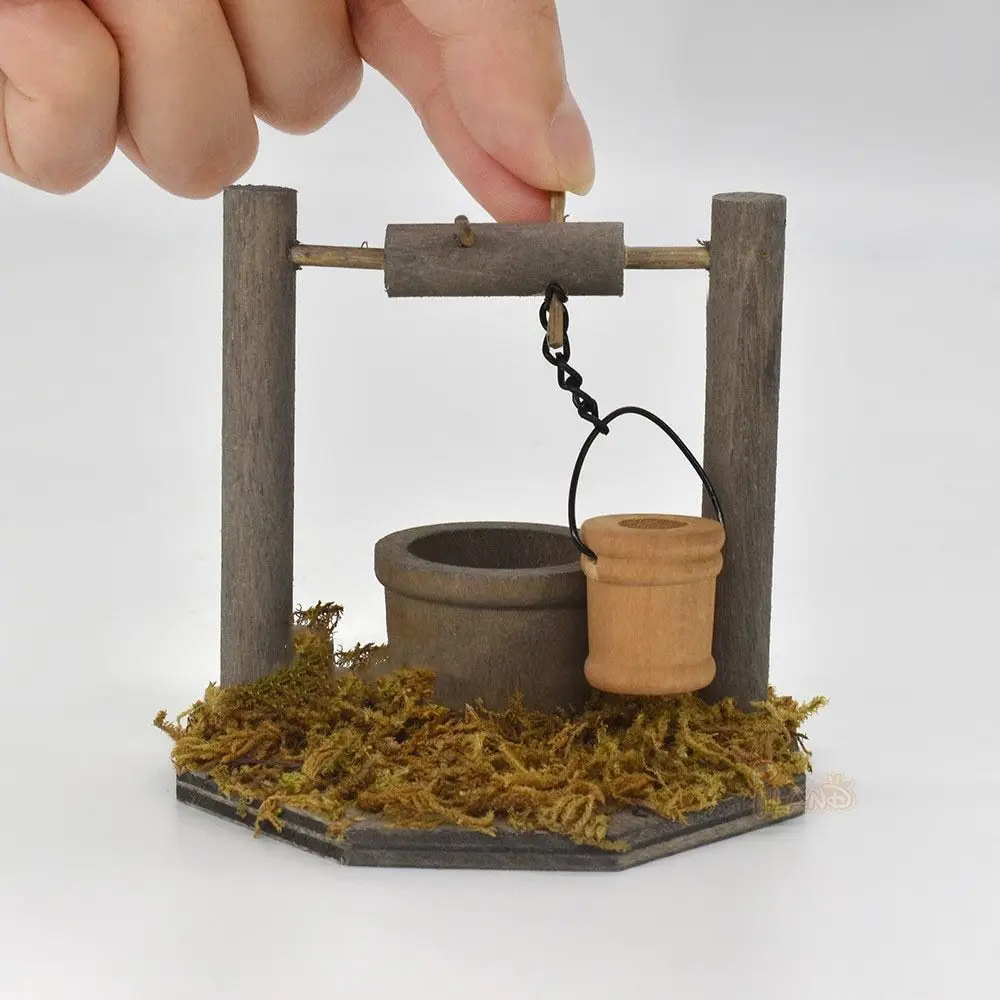 Figura pesebre miniatura en madera para casa de muñecas