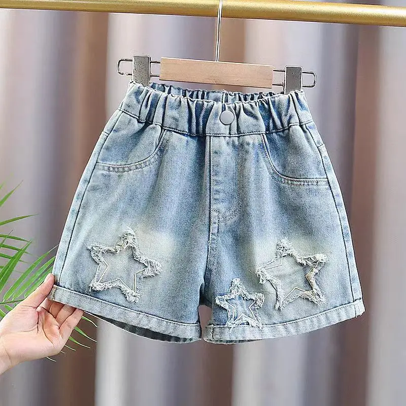 Shorts vaqueros rectos para niña pequeña con bordado de estrella