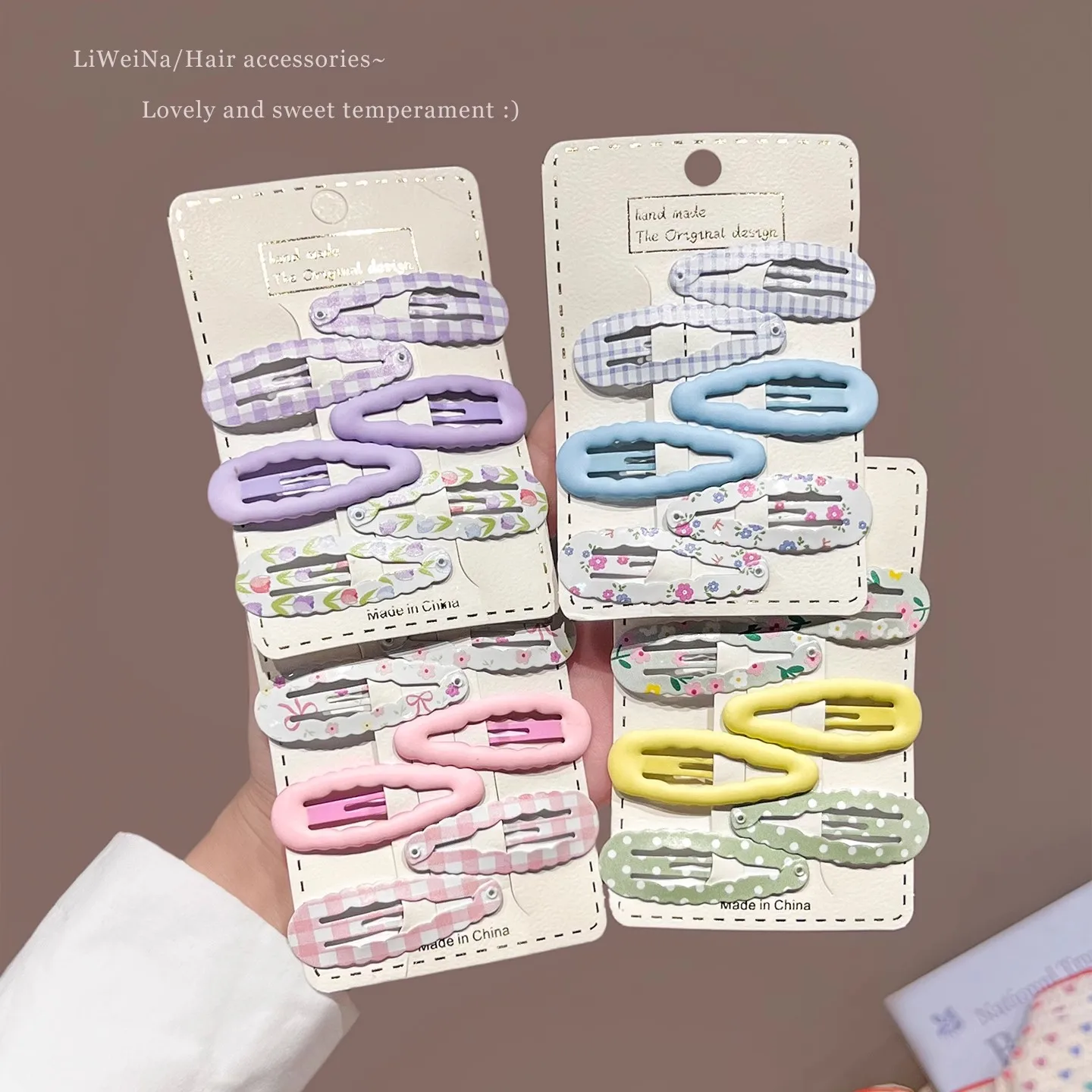 Clips para el pelo de niña con estampado floral y flequillo - imagen 4