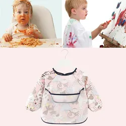 Babero impermeable de manga larga con estampado zoológico rosa