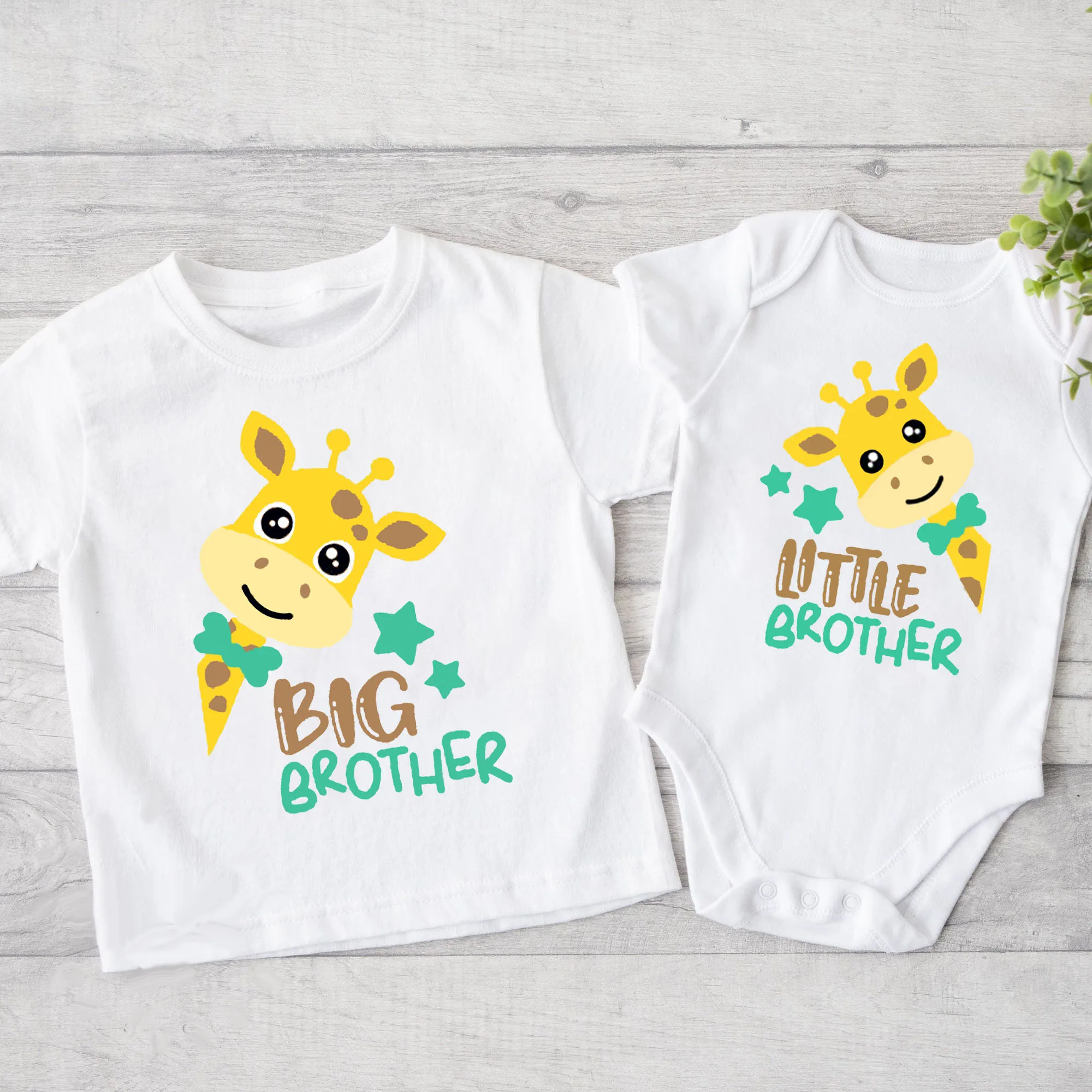 Conjunto familiar con camiseta jirafa para hermana mayor y hermano - imagen 5