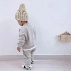 Gorro bebé punto acanalado con oso bordado abrigado para invierno