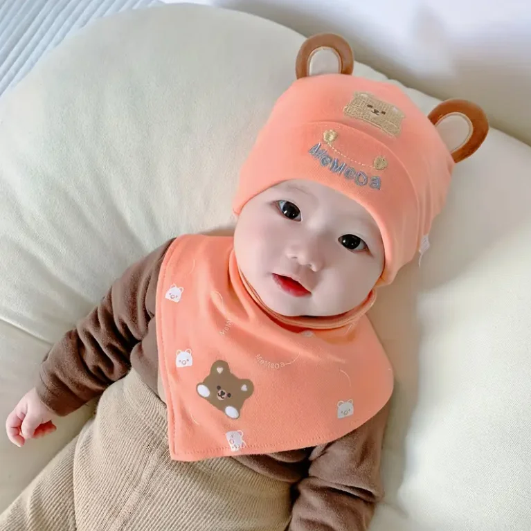 Set gorro bebé y babero triangular suave para recién nacidos - imagen 5