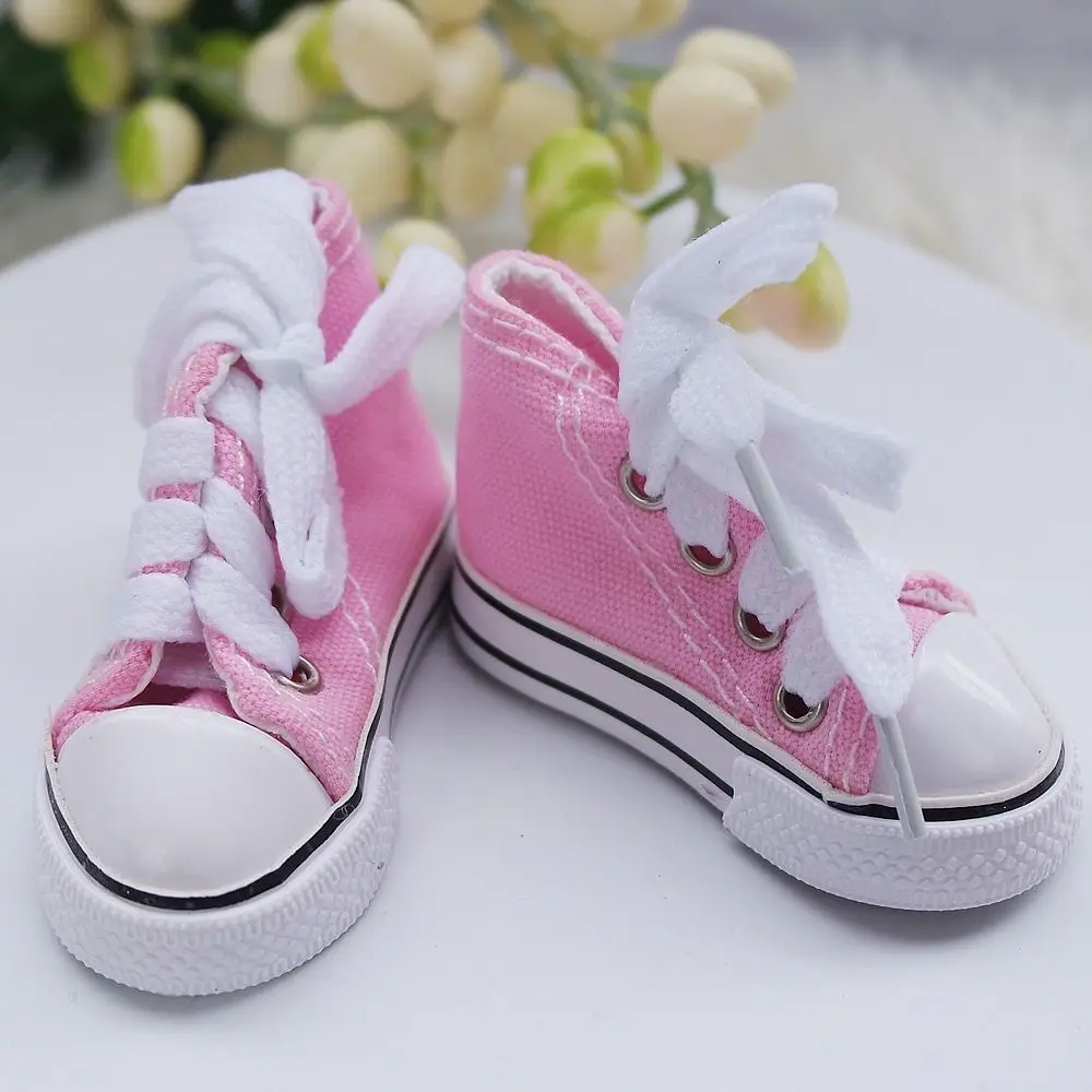 Muestra lateral del zapato de lona