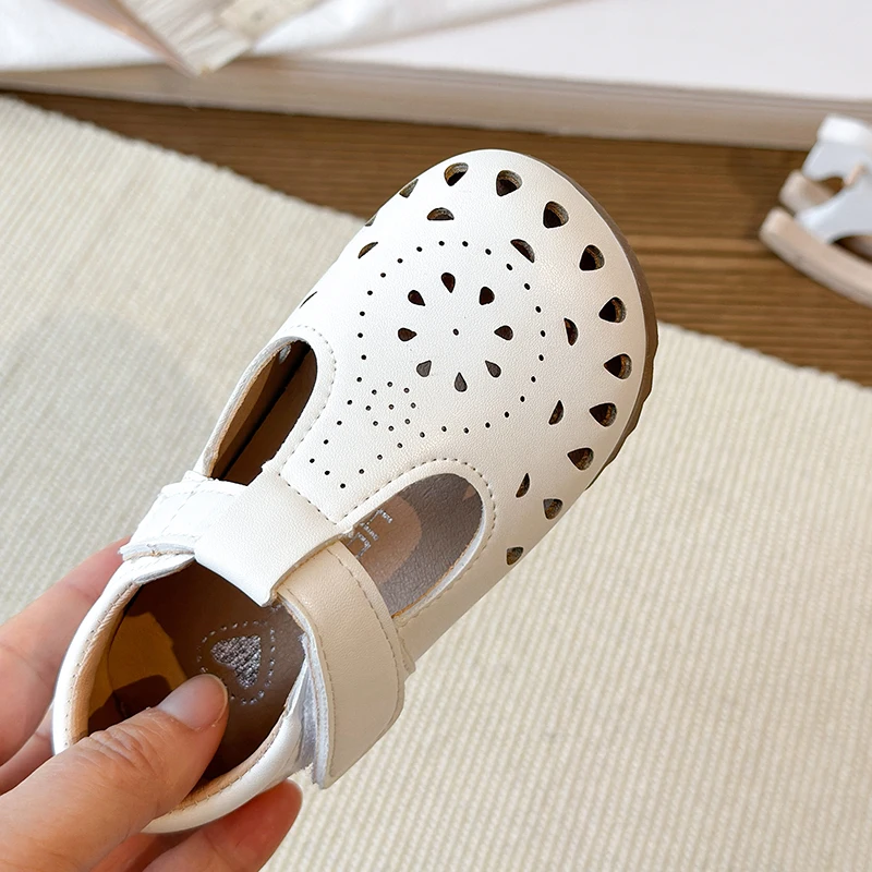 Zapatos antideslizantes de niña con suela suave y calado - imagen 5