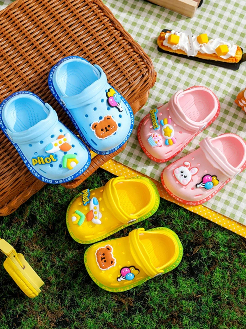 Sandalias con estampados infantiles para el verano