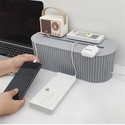 Organizador de cables para escritorio con enchufe: ordena y protege