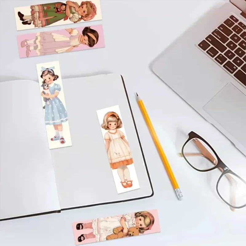 Marcapáginas minimalistas de papel con chicas para lectura - imagen 4