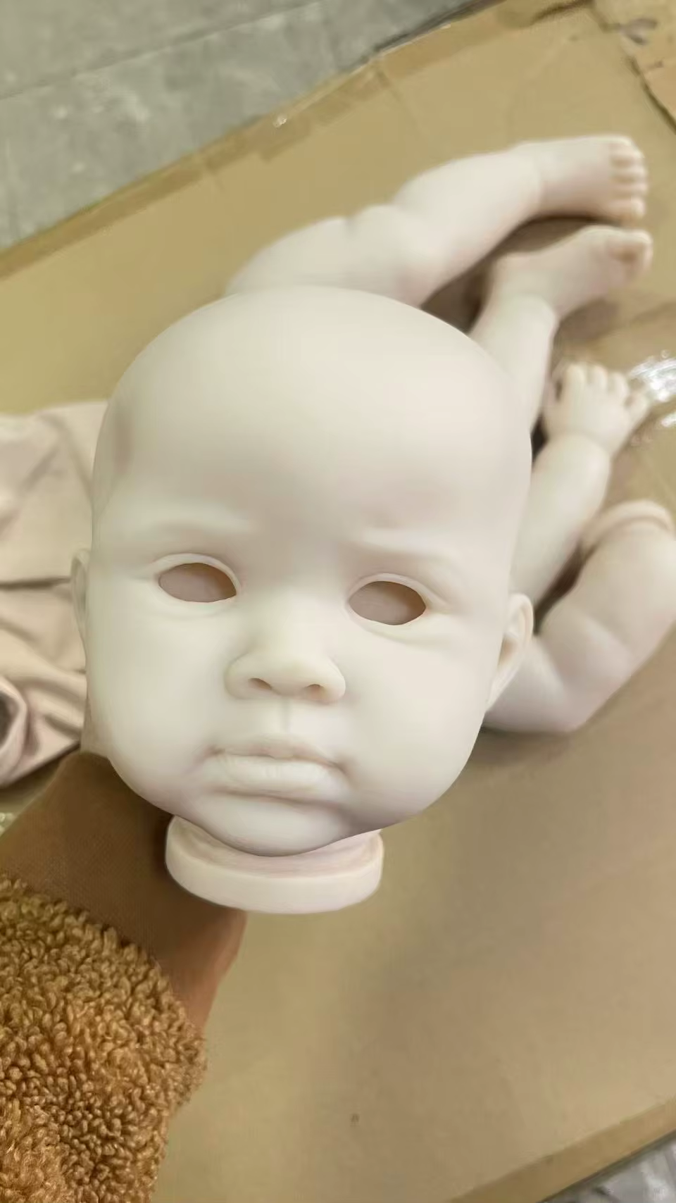 NPK Kit Muñeca Reuben para Pintar – Manualidades Infantil - imagen 4
