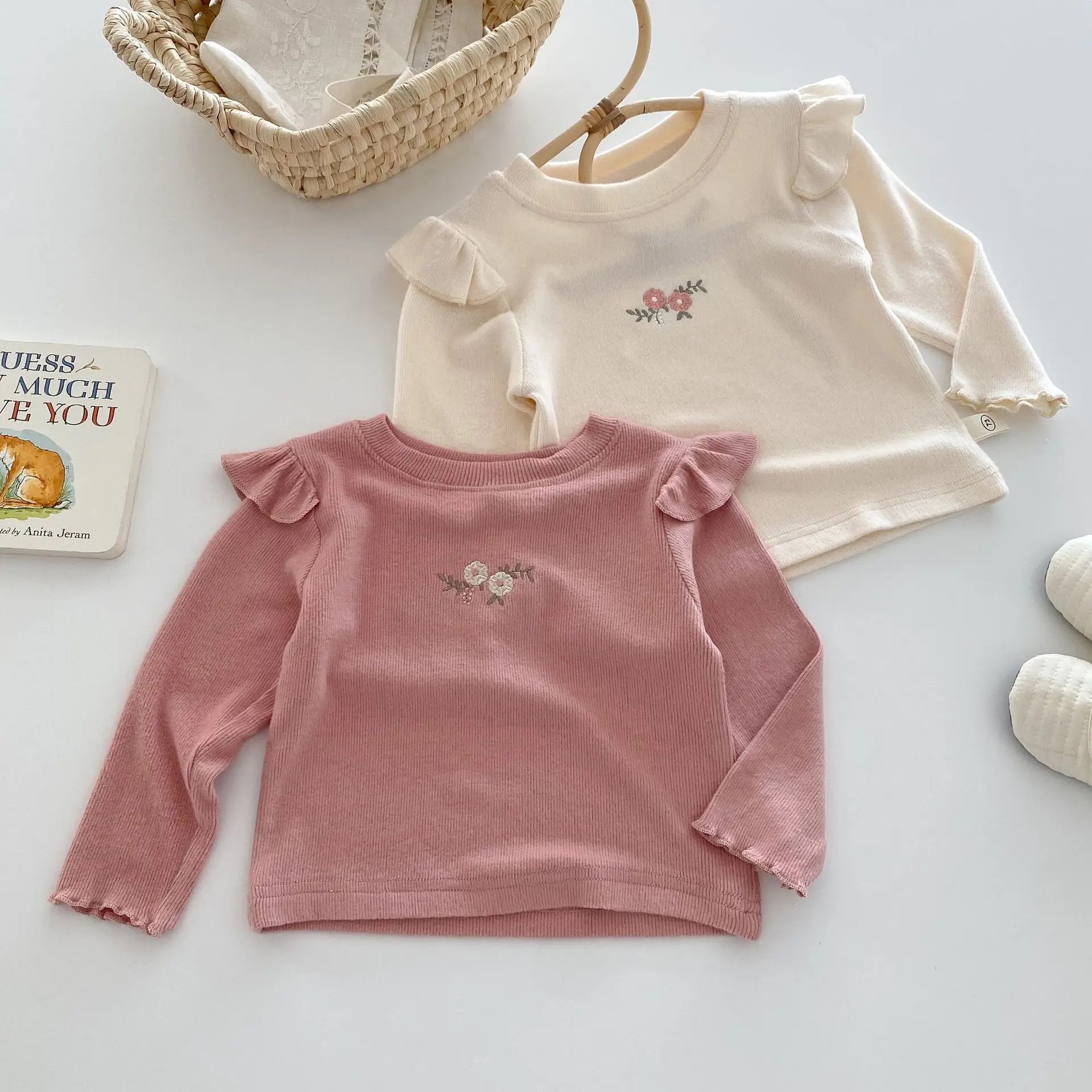 Camiseta bordada manga campana para niña – Algodón suave - imagen 5