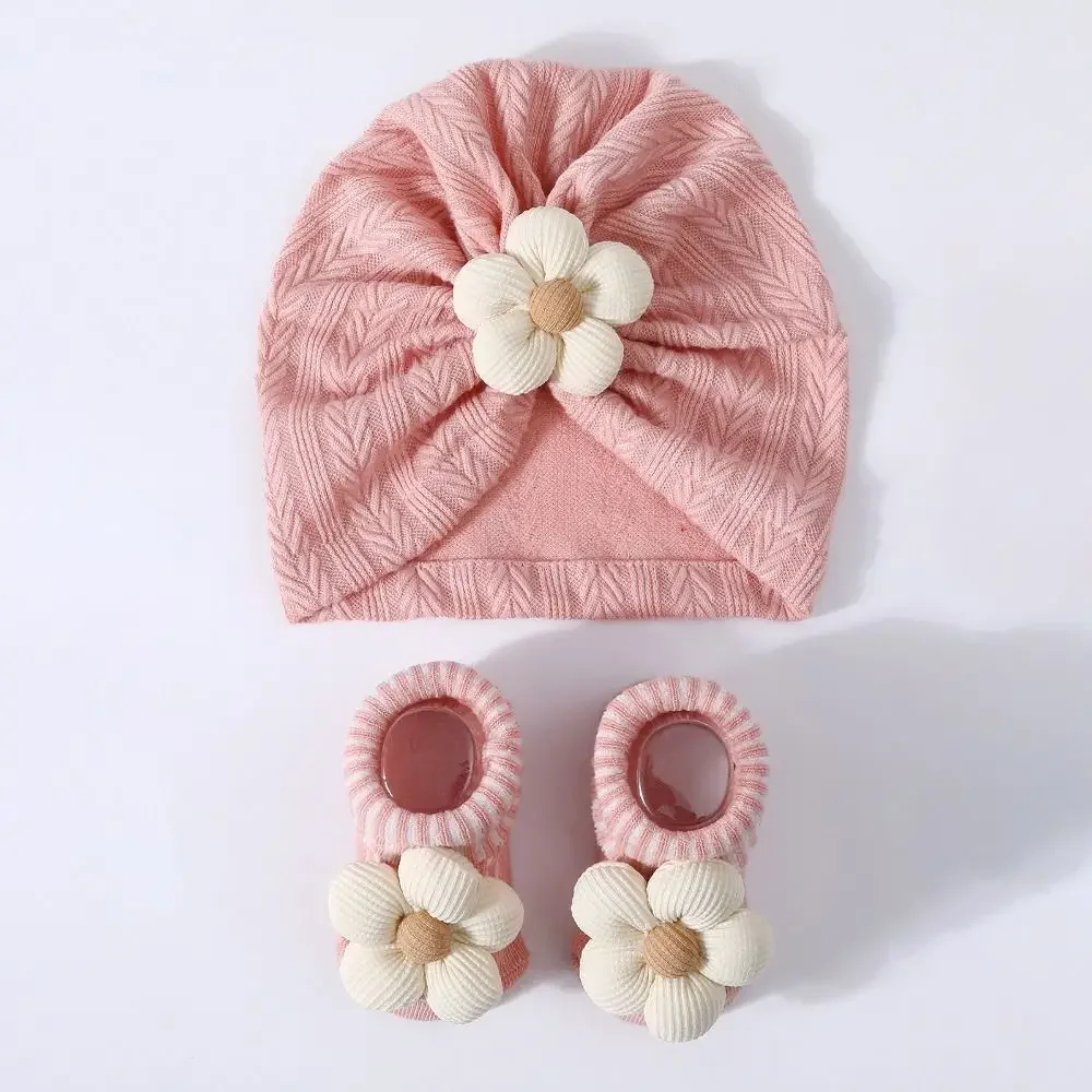 Conjunto gorro turbante floral y calcetines suaves para bebé - imagen 3