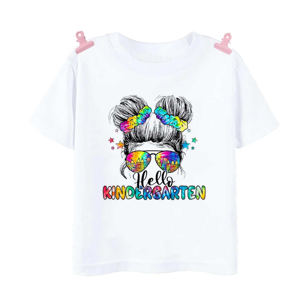 Detalle del estampado Hello 2nd Grade