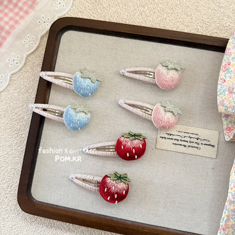BB Clip de pelo bordado fresa para niña – Accesorio moda infantil - imagen 5