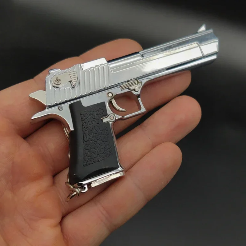 Pistola de juguete de metal a escala 1:3 - llavero de coleccion PUBG - imagen 3