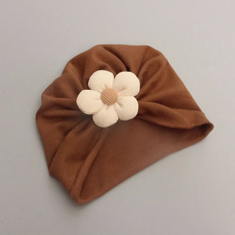 Gorro y calcetines florales para bebé Recién nacido - imagen 4