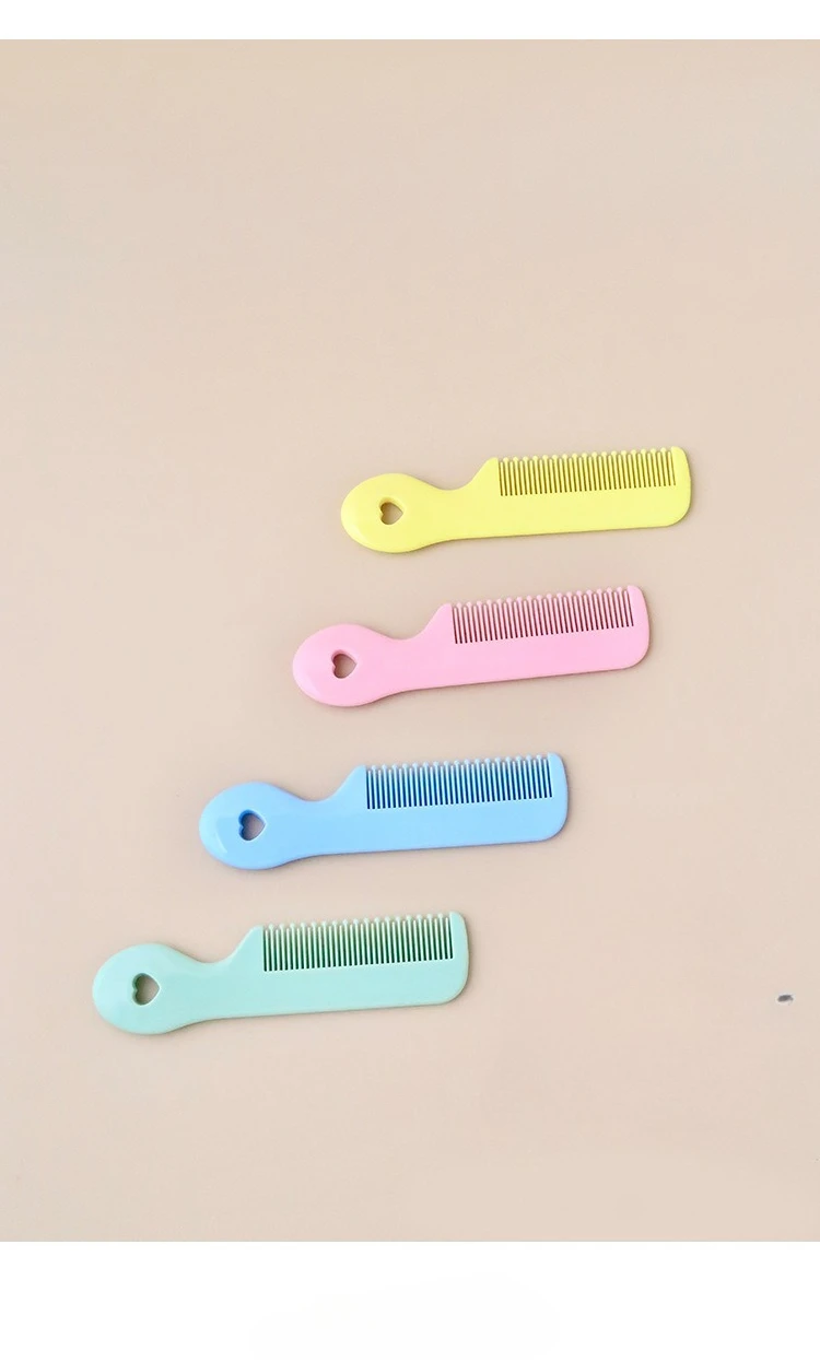 Peinado suave para el cuidado del cabello del bebé