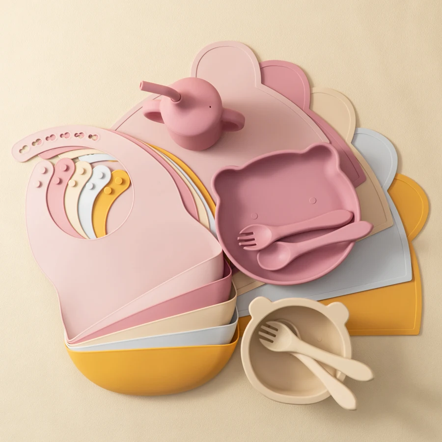 Set de silicona para bebé con plato, babero y vaso - imagen 4