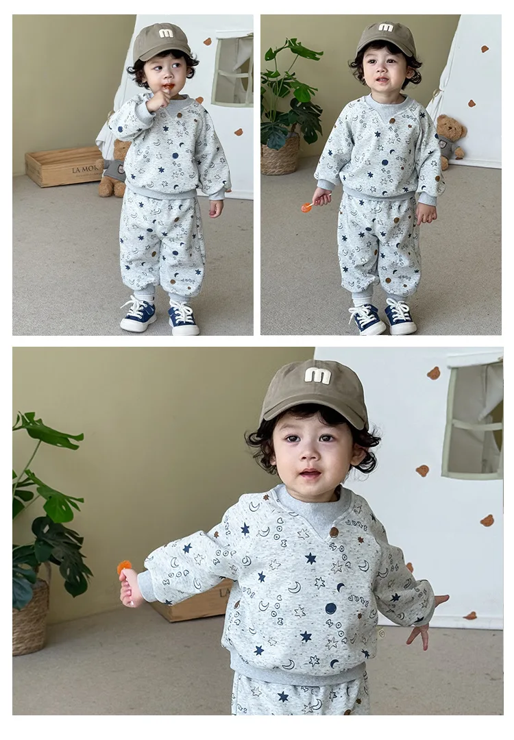 Sudadera con capucha y pantalones a rayas para niños