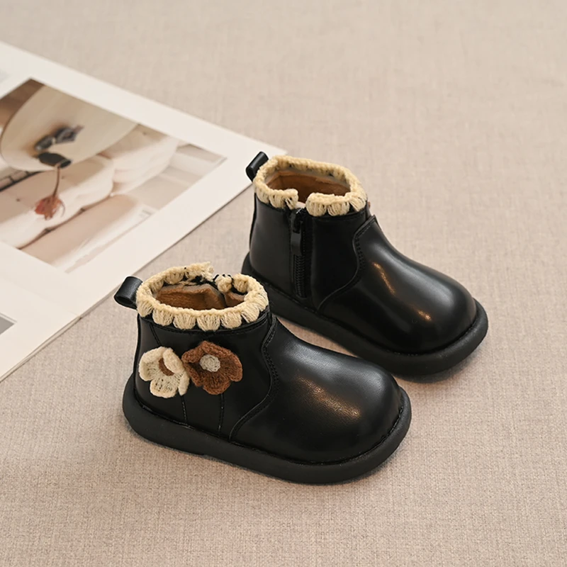 Botas impermeables de felpa para niña con estampado floral - imagen 3