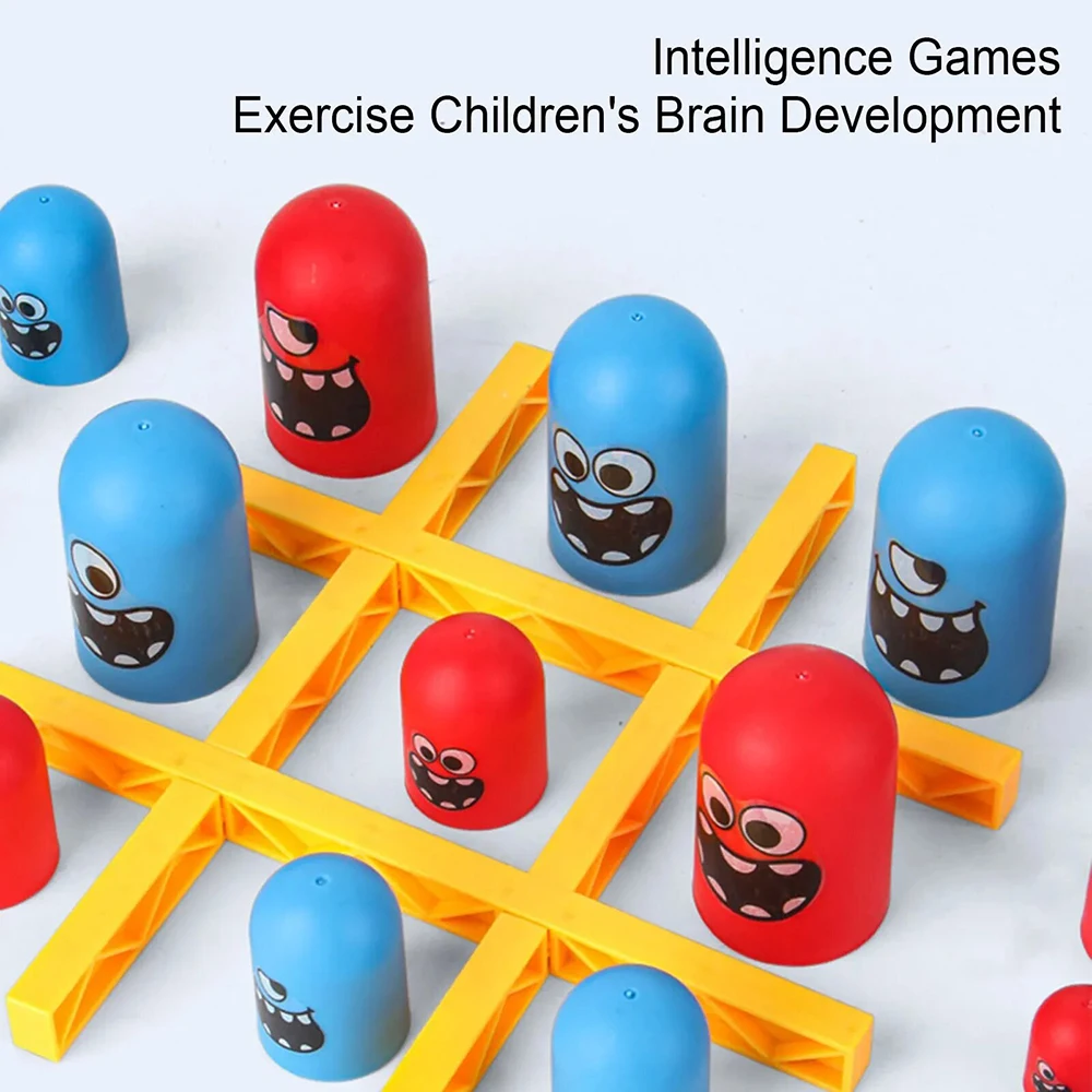 Niño jugando con el juego de mesa